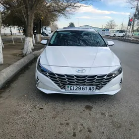 Hyundai Elantra 2023