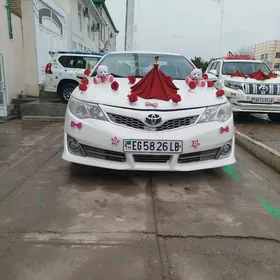 Toyota Camry Hybrid 2013