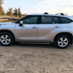 Toyota Highlander 2022