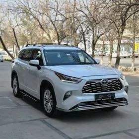 Toyota Highlander 2022