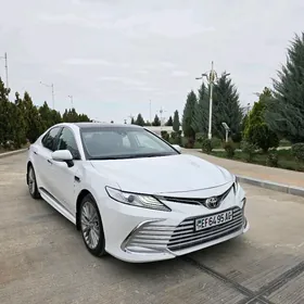 Toyota Camry 2020