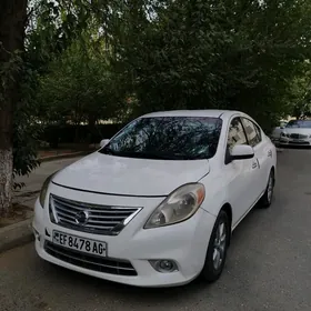 Nissan Versa 2011