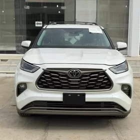 Toyota Highlander 2021