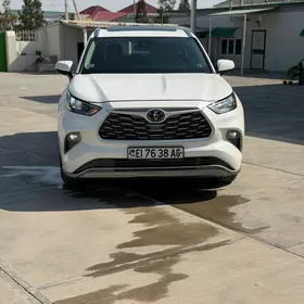 Toyota Highlander 2021