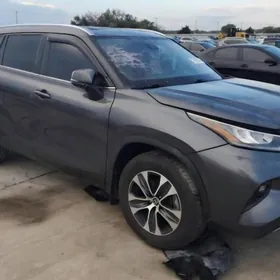 Toyota Highlander 2020
