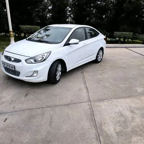Hyundai Accent 2012