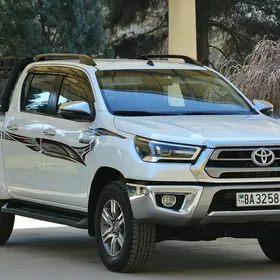 Toyota Hilux 2022