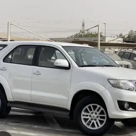 Toyota Fortuner 2005