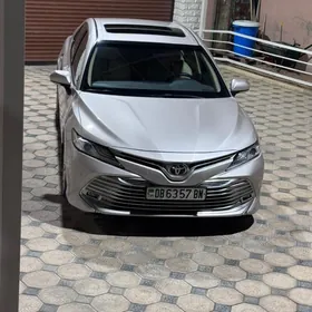 Toyota Camry 2018