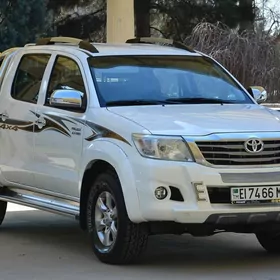 Toyota Hilux 2014
