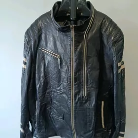 Кожоние Кастюм.