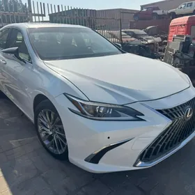 Lexus ES 300h 2023