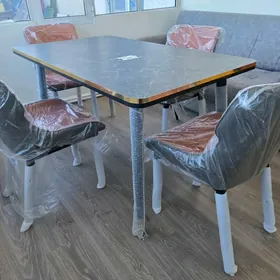 kuhunniy stol we oturgych