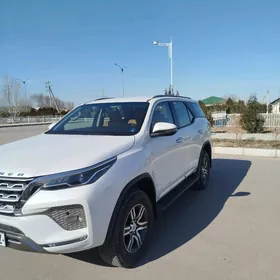 Toyota Fortuner 2024
