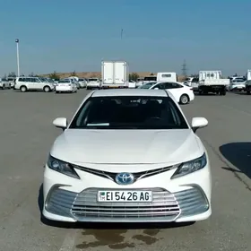 Toyota Camry 2021