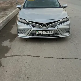 Toyota Camry 2021