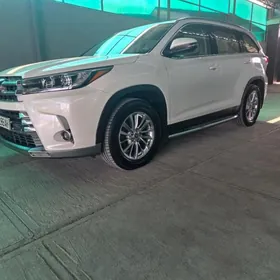 Toyota Highlander 2019