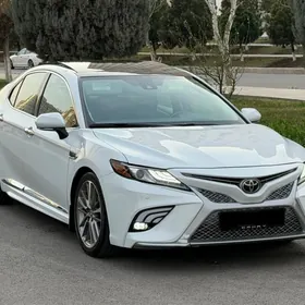 Toyota Camry 2020
