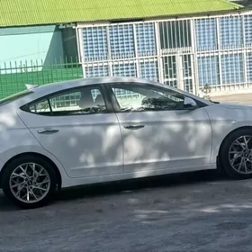 Hyundai Elantra 2019