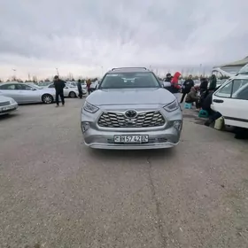 Toyota Highlander 2021