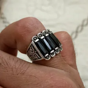 Kümüş yüzük oğlan