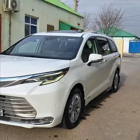 Toyota Sienna 2021