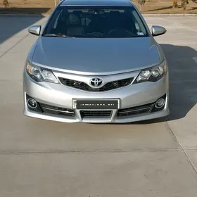 Toyota Camry 2013