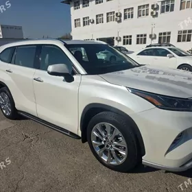 Toyota Highlander 2020
