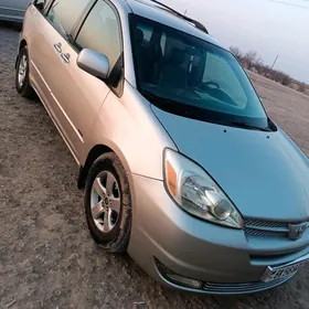 Toyota Sienna 2004
