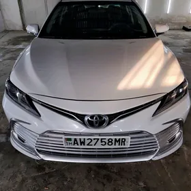 Toyota Camry 2021