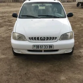 Kia Carnival 2001