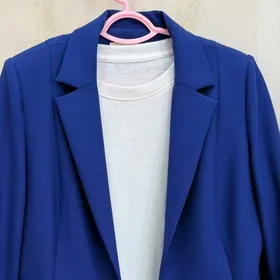 Женский костюм