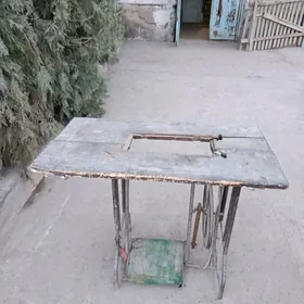 Тикин машинын столы