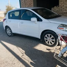 Nissan Versa 2012