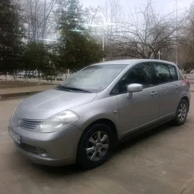 Nissan Tiida 2007