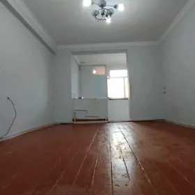 Безмеин Томатный 3ком квартира