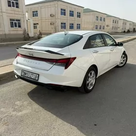 Hyundai Elantra 2021