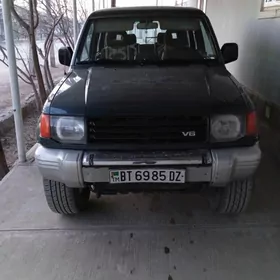 Mitsubishi Montero 1995