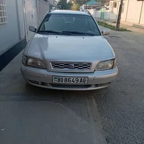 Volvo V40 2003