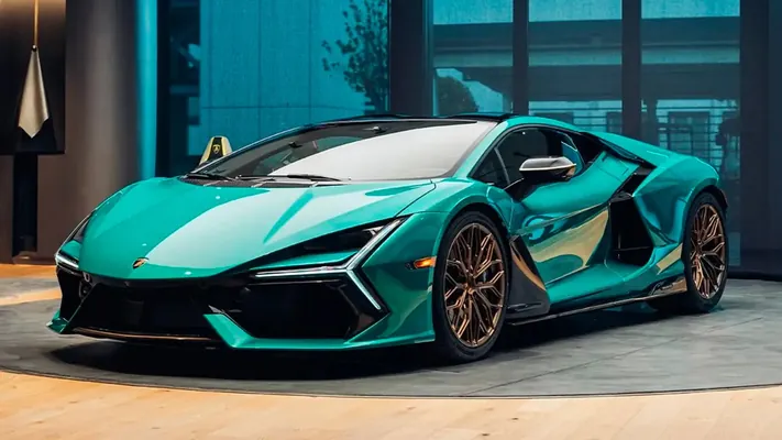 Lamborghini Revuelto получил роскошное исполнение в цвете Verde Rio с бронзовыми акцентами