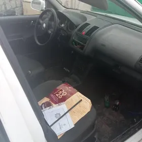 Volkswagen Polo 2001