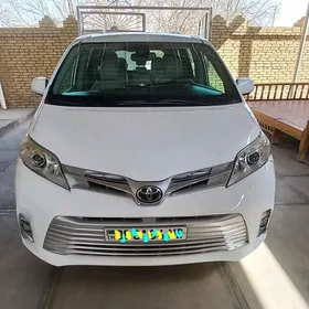 Toyota Sienna 2019