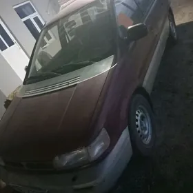 Mitsubishi Chariot 1994