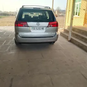 Toyota Sienna 2004