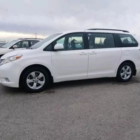 Toyota Sienna 2010