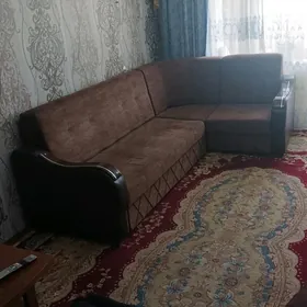 уголок большой