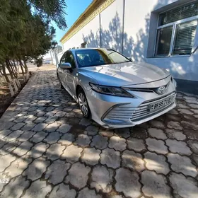 Toyota Camry 2021
