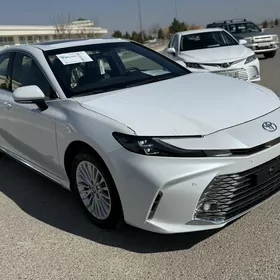 Toyota Camry 2025