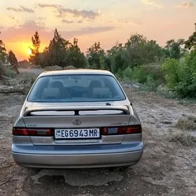 Toyota Camry 1999