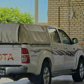 Toyota Hilux 2014